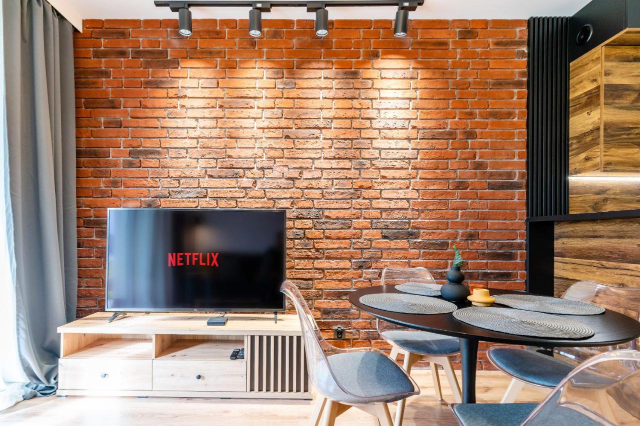 אילאווה Loft Apart - Loft Nad Rzeka, Centrum, Parking, Winda, Netflix מראה חיצוני תמונה